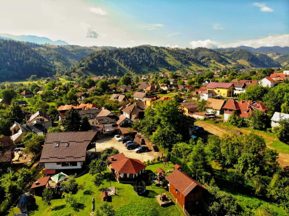 Casa Preto E Branco Hotel Moieciu de Jos Luaran gambar